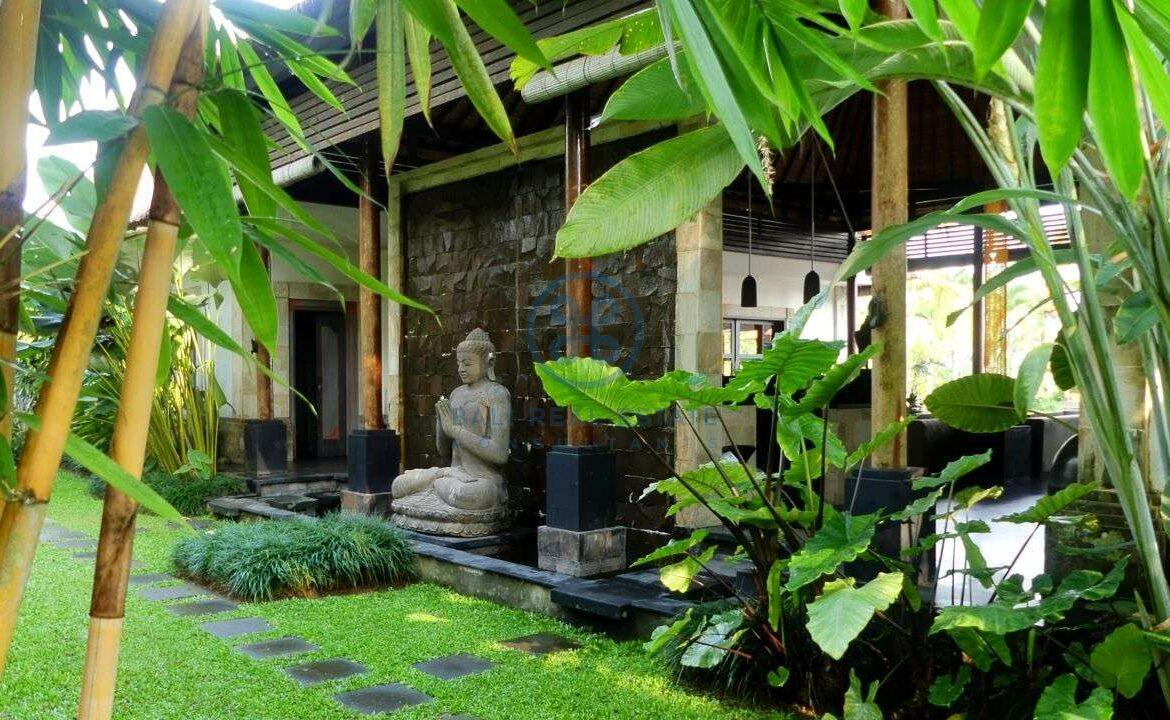 4 bedrooms villa with infinity pool ubud for sale rent 7
