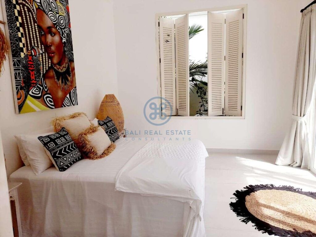 stylist 3 bedrooms villa ricefield view ubud for sale rent 11