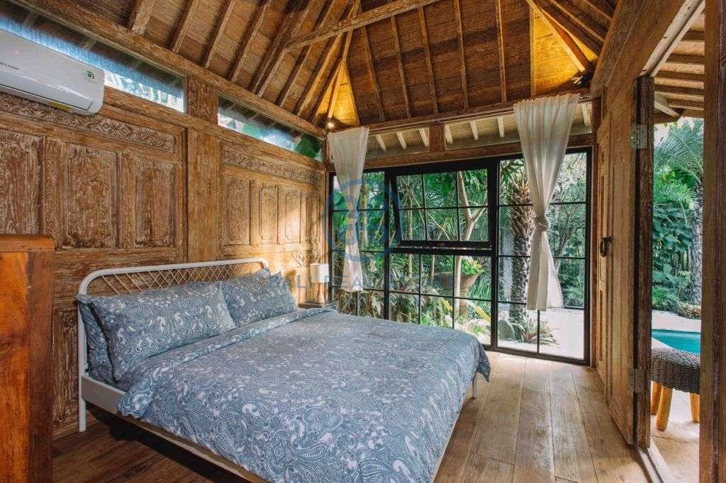 bedroom joglo villa with large terrace canggu for sale rent