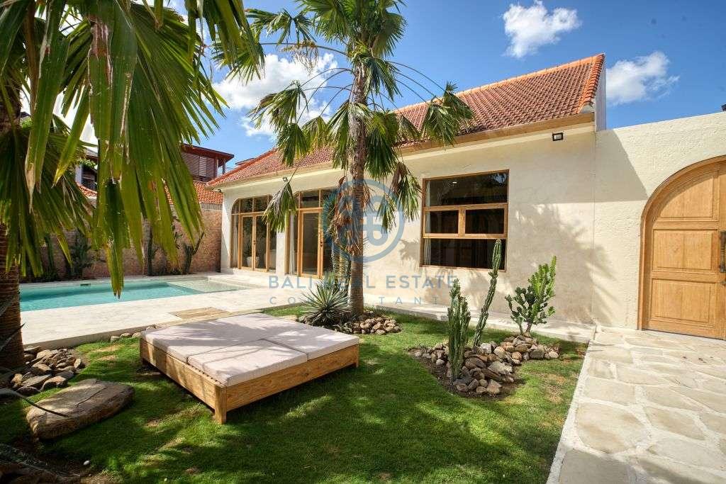 bedrooms villa in umalas for sale rent