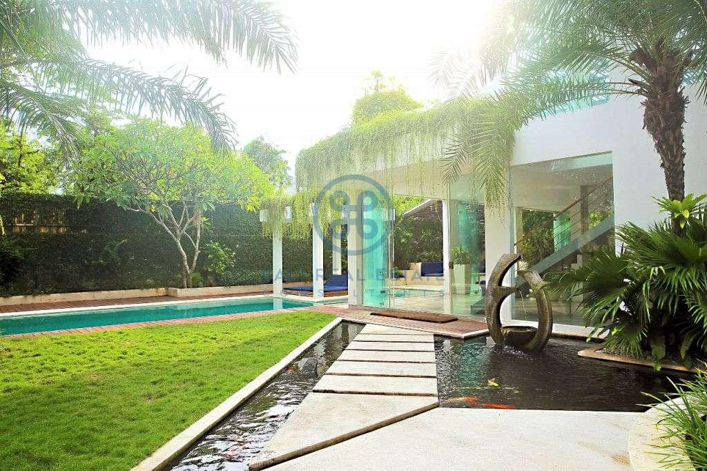bedroom luxury villa batu bolong for sale rent