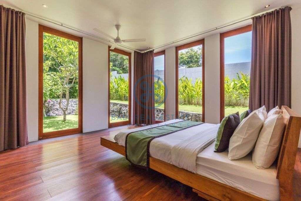 bedrooms villa garden view canggu padonan for sale rent