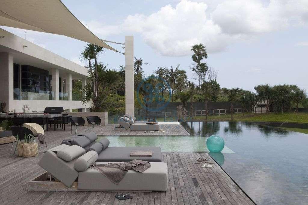 big bedroom beachfront villa in canggu for sale
