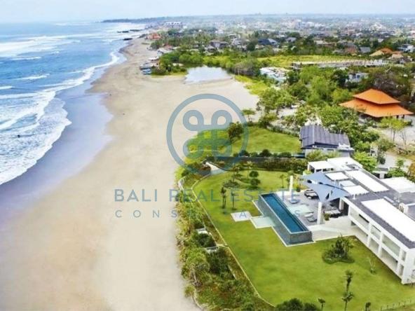 big bedroom beachfront villa in canggu for sale