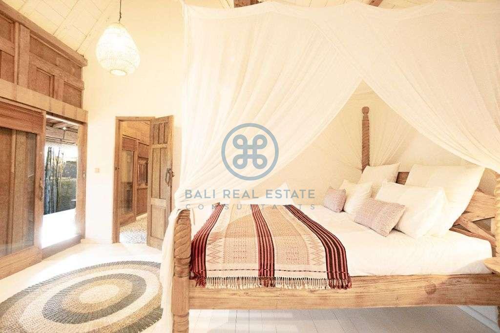 bedroom traditional villa for sale rent