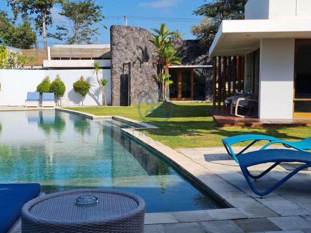 bedrooms villa garden pool view canggu for sale rent