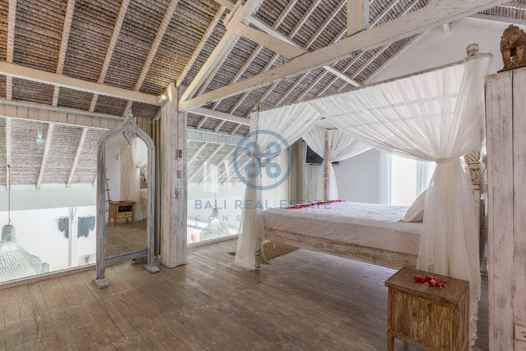 bedroom villa in cemagi for sale