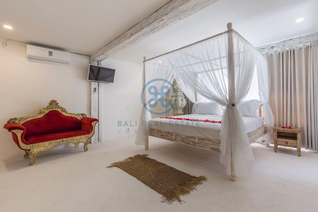 bedroom villa in cemagi for sale