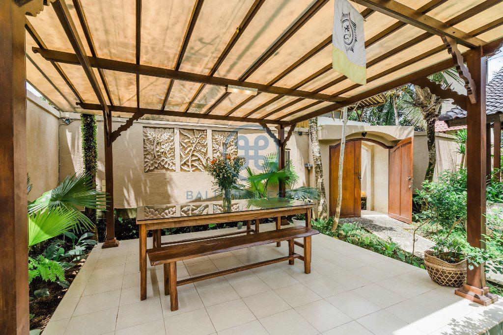 bedroom villa in ubud for sale and rent
