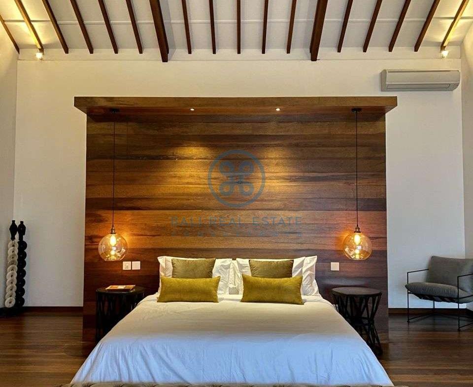 bedroom designer loft villa in pererenan for sale rent