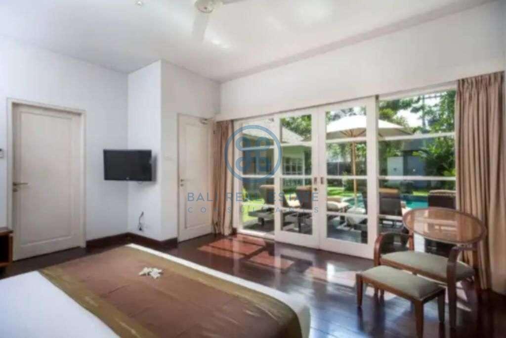 bedroom villa in centre seminyak for sale rent
