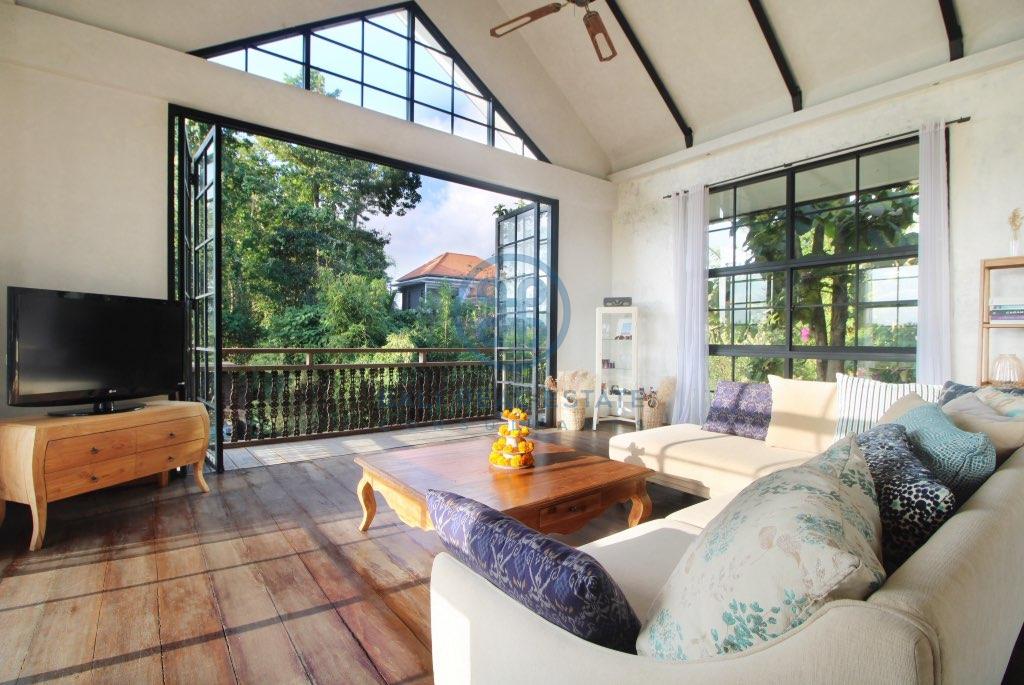 bedroom family villa in ubud for sale