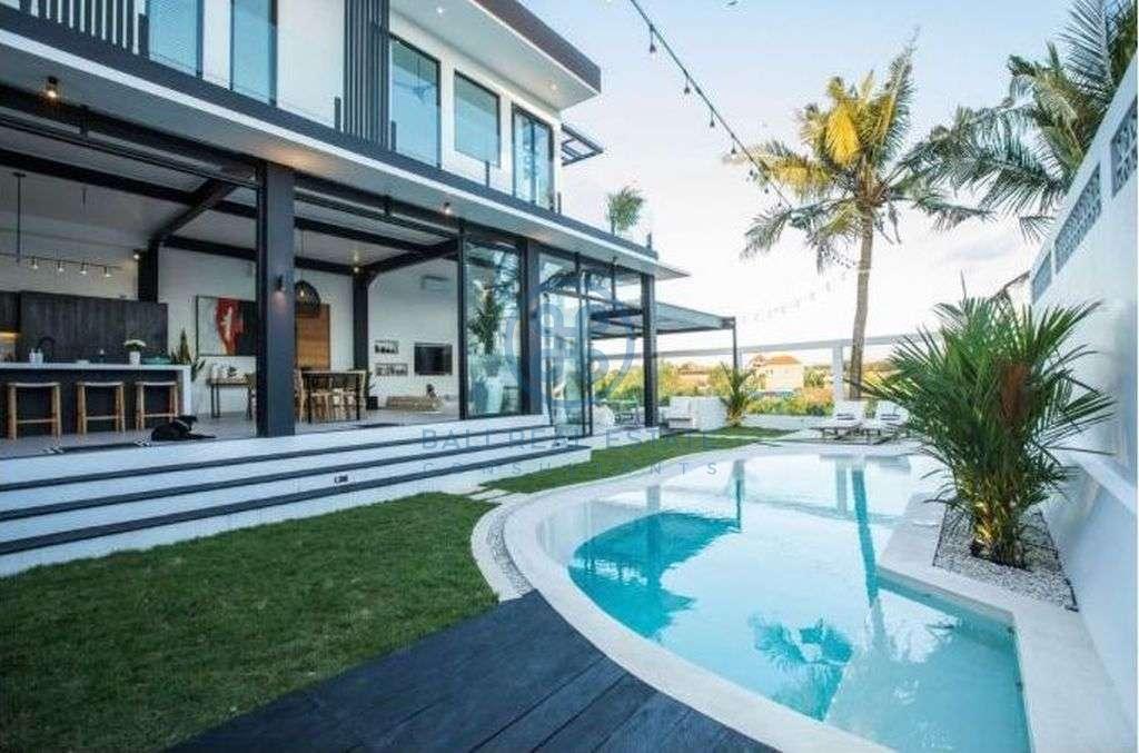 bedrrom brand new villa for sale rent