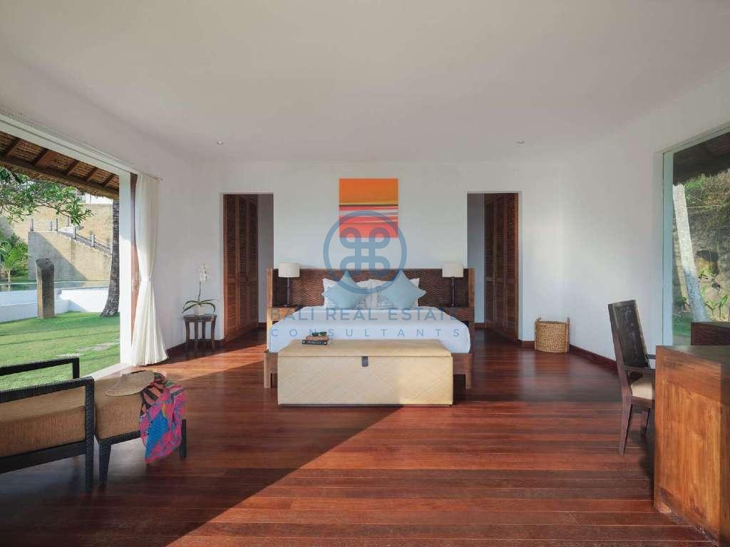 bedroom beachfront villa for sale in tabanan D