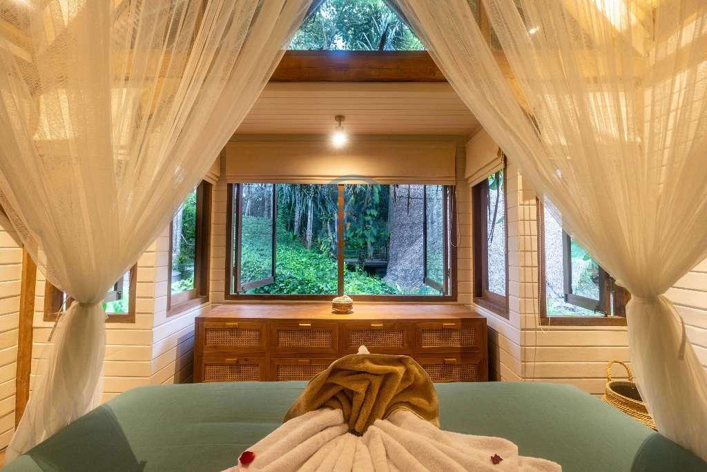 bedroom villa for sale near greenschool