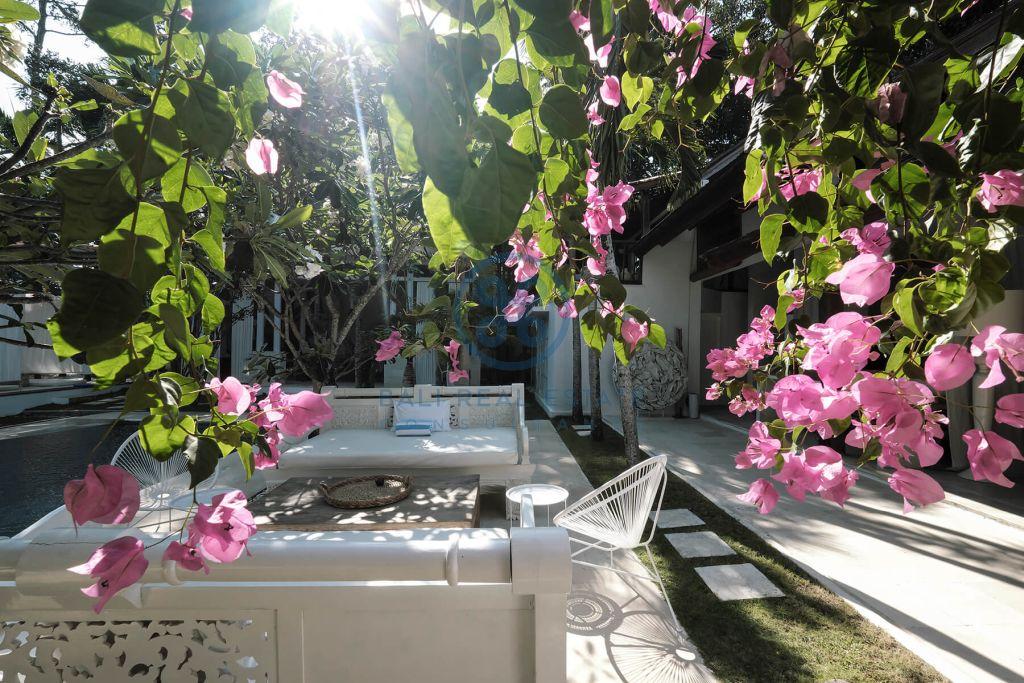 bedroom villa garden view kerobokan for sale rent