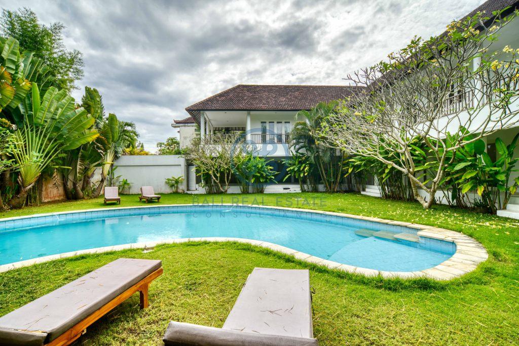 bedroom villa garden view umalas bali for sale rent