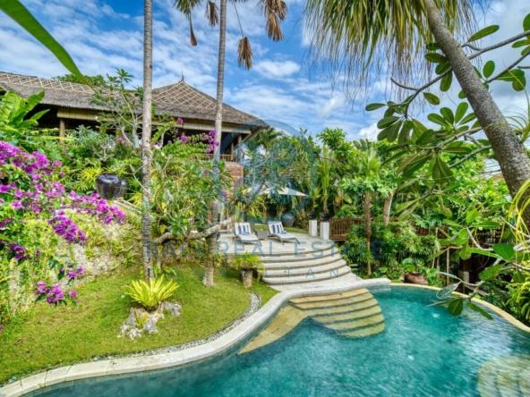 bedroom luxurious ocean view villa in Jimbaran Uluwatu for sale