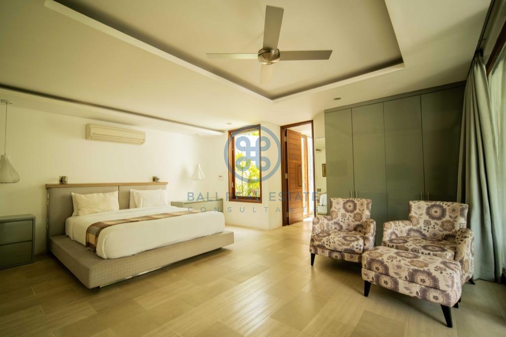 bedroom villa in tanahlot for sale
