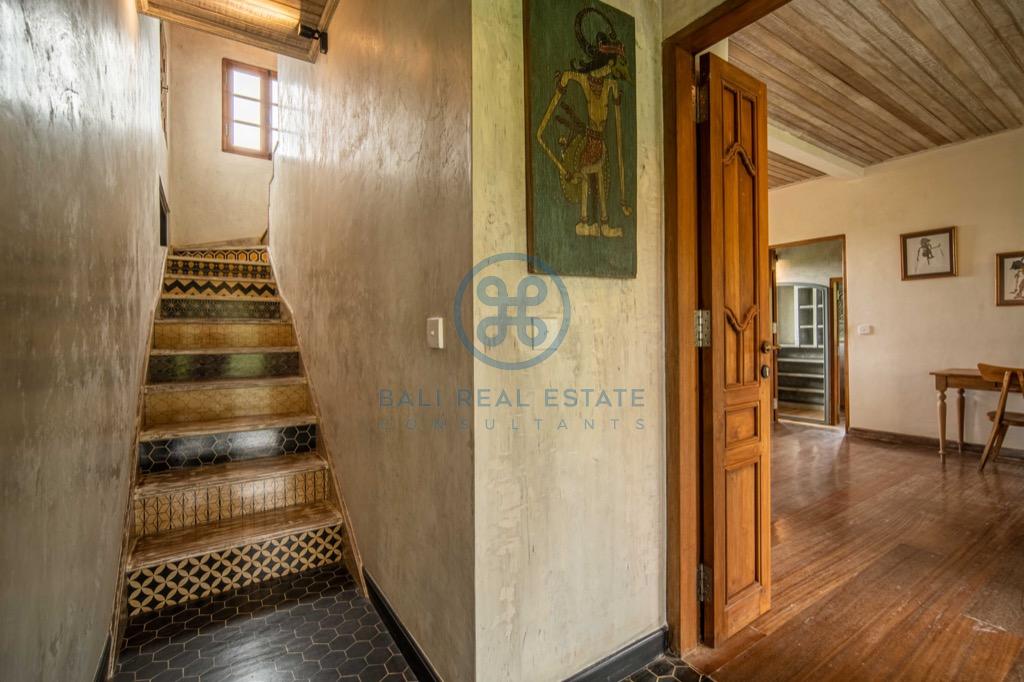 bedroom villa surrounded by ricefields in ubud for sale